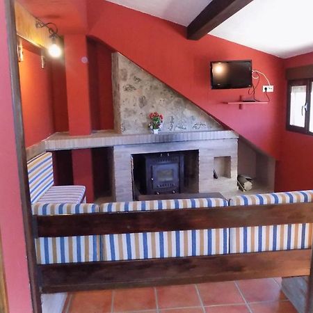 Fuente Del Gamellon Guest House Buenache de la Sierra Екстериор снимка