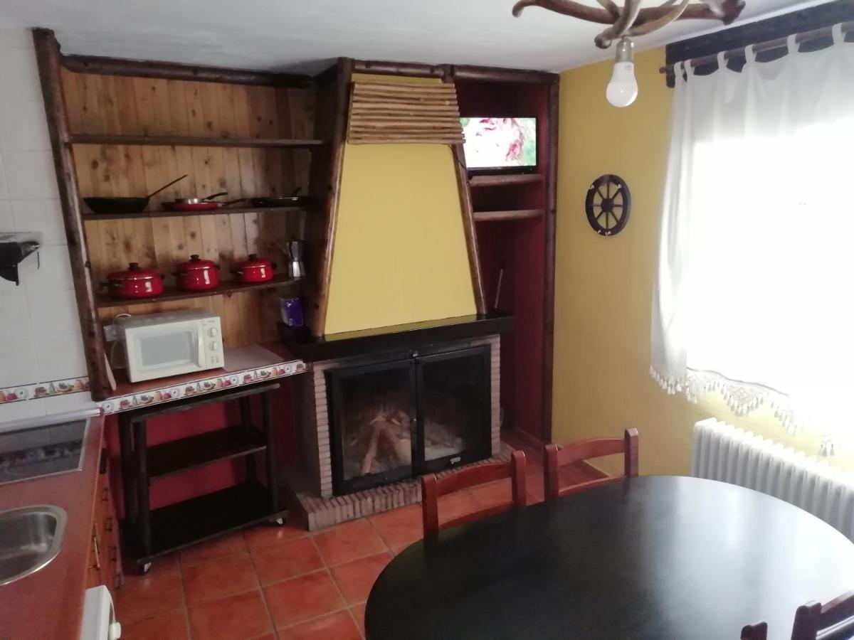 Fuente Del Gamellon Guest House Buenache de la Sierra Екстериор снимка