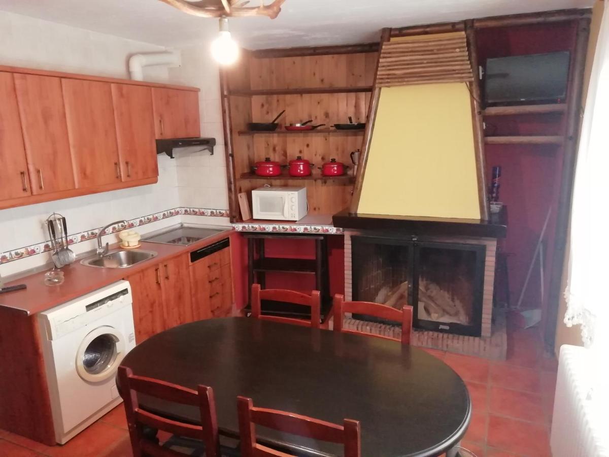 Fuente Del Gamellon Guest House Buenache de la Sierra Екстериор снимка