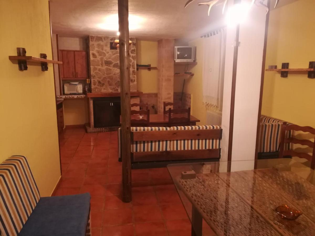 Fuente Del Gamellon Guest House Buenache de la Sierra Екстериор снимка