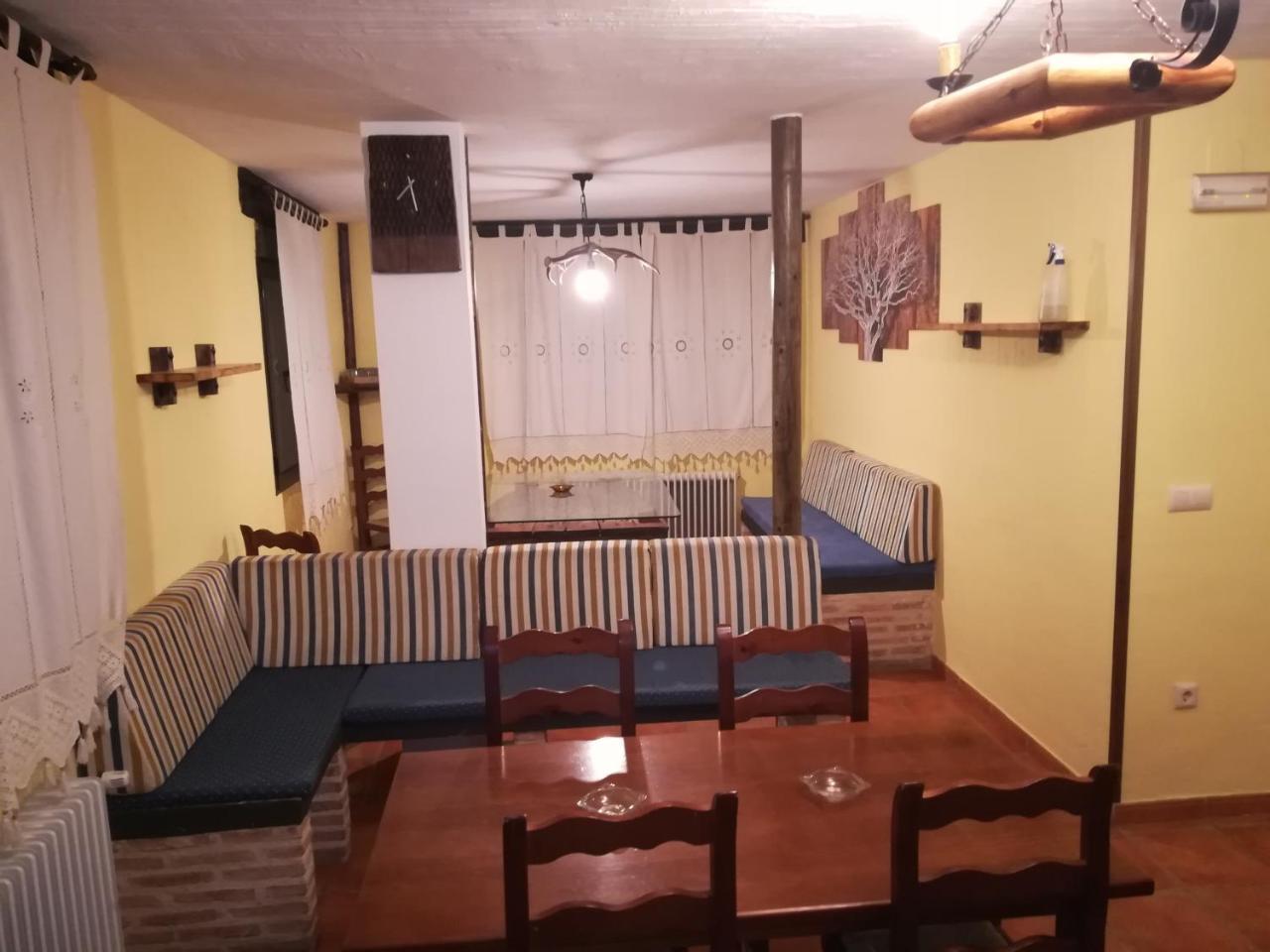 Fuente Del Gamellon Guest House Buenache de la Sierra Екстериор снимка