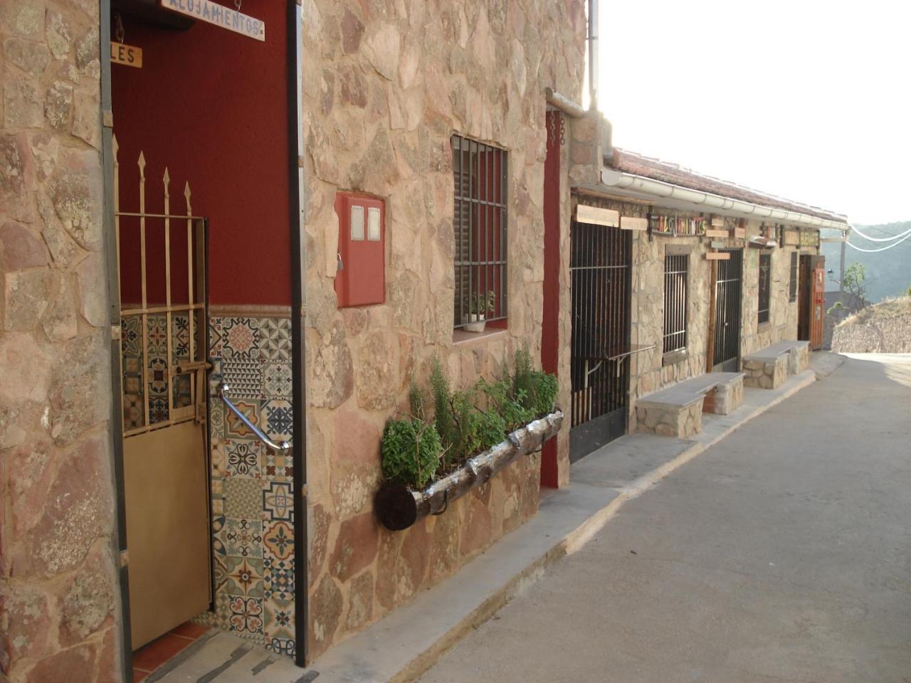 Fuente Del Gamellon Guest House Buenache de la Sierra Екстериор снимка