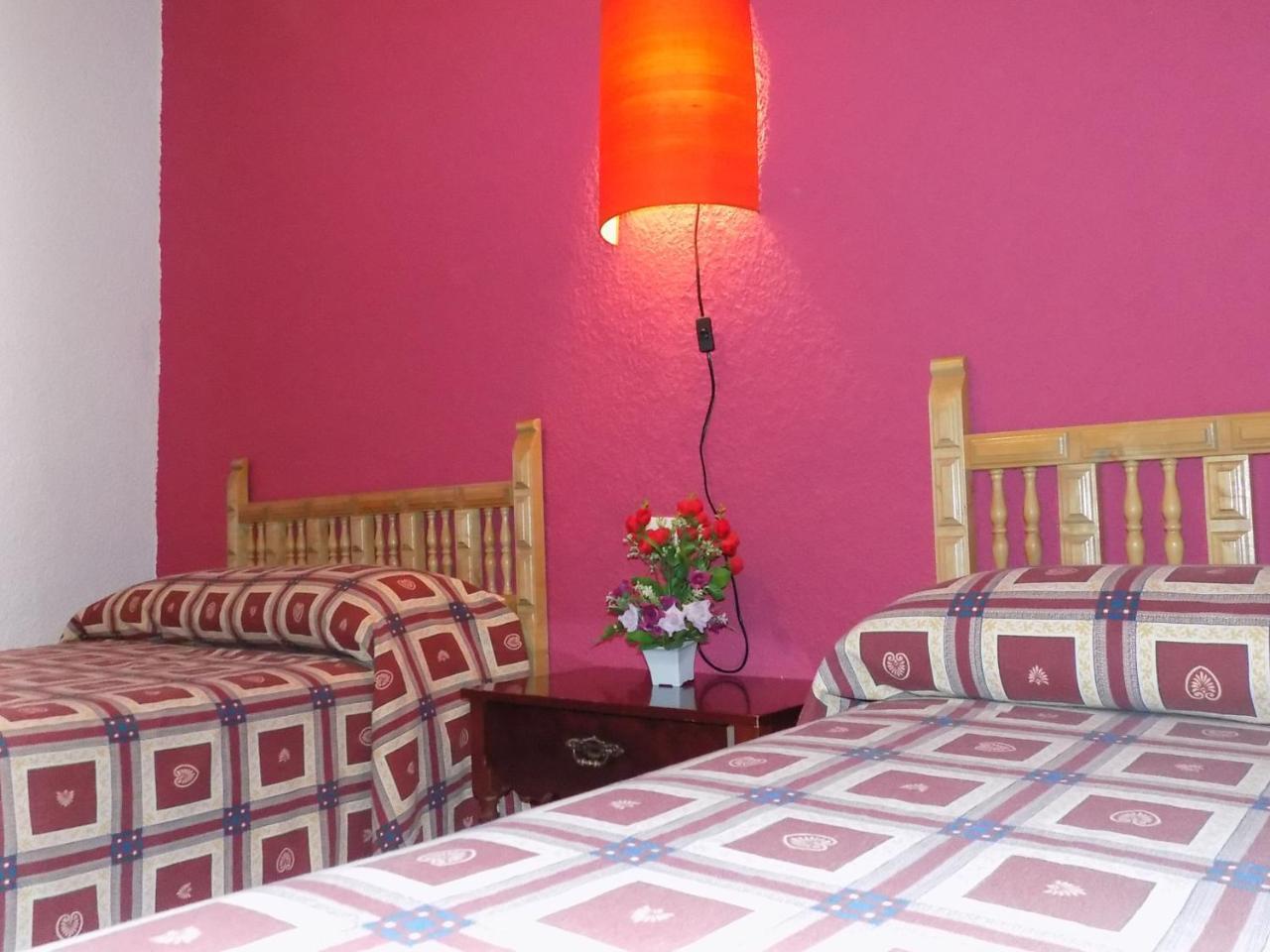 Fuente Del Gamellon Guest House Buenache de la Sierra Екстериор снимка