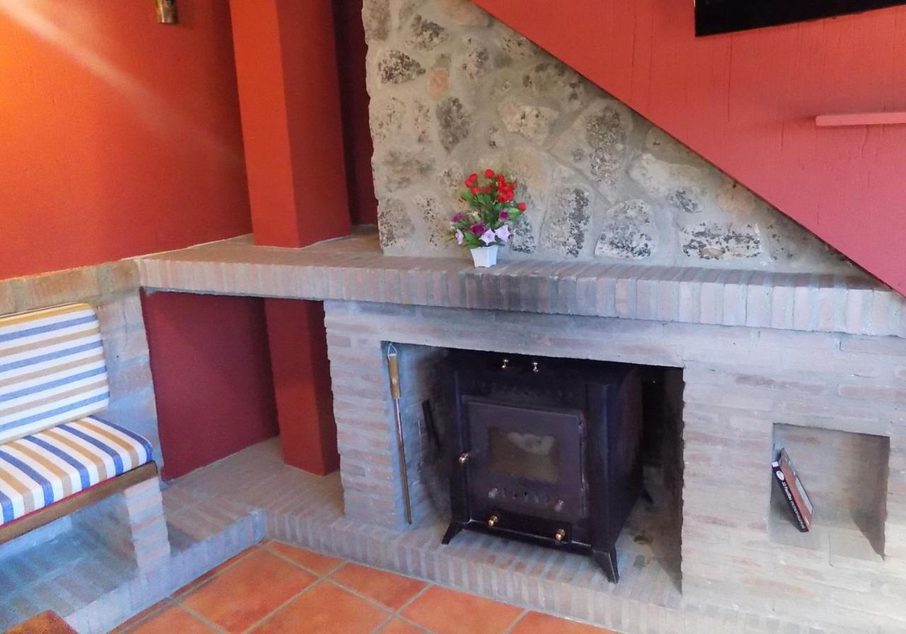 Fuente Del Gamellon Guest House Buenache de la Sierra Екстериор снимка